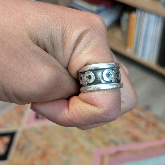Pure Silver Ring from Easter Island, .25 oz - Picture 6 of 6
